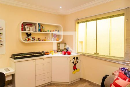 Casa à venda com 292m², 4 quartos e 4 vagas Casa à venda com 292m², 4 quartos e 4 vagasEscritório