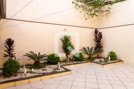 Casa à venda com 292m², 4 quartos e 4 vagas Casa à venda com 292m², 4 quartos e 4 vagasQuintal