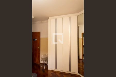 Casa à venda com 292m², 4 quartos e 4 vagas Casa à venda com 292m², 4 quartos e 4 vagasQuarto 1