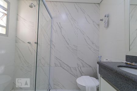 Banheiro de kitnet/studio para alugar com 1 quarto, 35m² em Consolação, São Paulo