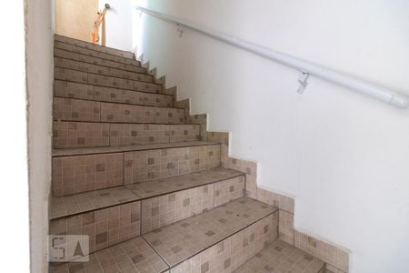 Apartamento à venda com 110m², 2 quartos e 1 vaga Apartamento à venda com 110m², 2 quartos e 1 vagaEscada