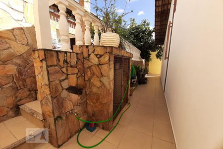 Casa à venda com 440m², 5 quartos e 2 vagas Casa à venda com 440m², 5 quartos e 2 vagasvaranda