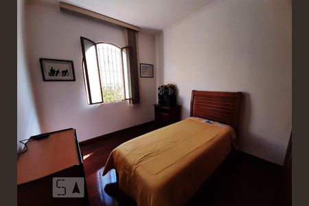 Casa à venda com 440m², 5 quartos e 2 vagas Casa à venda com 440m², 5 quartos e 2 vagasQuarto 2