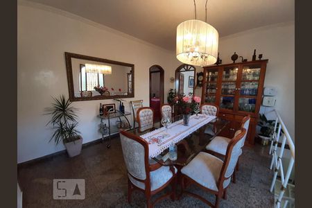 Casa à venda com 440m², 5 quartos e 2 vagas Casa à venda com 440m², 5 quartos e 2 vagasSala de Jantar