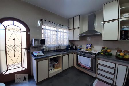 Casa à venda com 440m², 5 quartos e 2 vagas Casa à venda com 440m², 5 quartos e 2 vagasCozinha