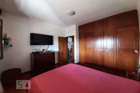 Casa à venda com 440m², 5 quartos e 2 vagas Casa à venda com 440m², 5 quartos e 2 vagasQuarto 1 Suite