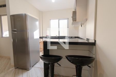 Cozinha de apartamento para alugar com 1 quarto, 35m² em Água Verde, Curitiba
