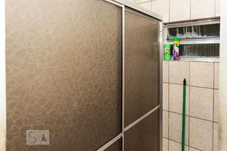 Casa à venda com 190m², 2 quartos e 2 vagas Casa à venda com 190m², 2 quartos e 2 vagasBanheiro casa 02