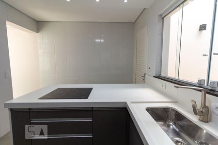 Casa à venda com 140m², 3 quartos e 2 vagas Casa à venda com 140m², 3 quartos e 2 vagasCozinha