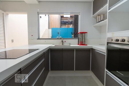 Casa à venda com 140m², 3 quartos e 2 vagas Casa à venda com 140m², 3 quartos e 2 vagasCozinha