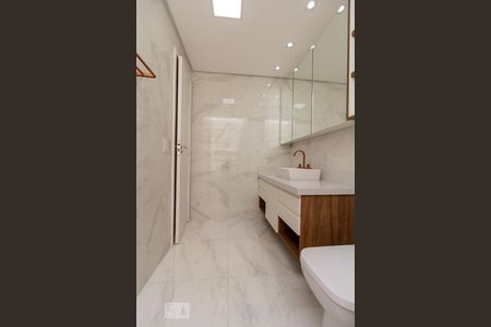 Casa à venda com 140m², 3 quartos e 2 vagas Casa à venda com 140m², 3 quartos e 2 vagasBanheiro Suíte 2