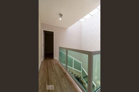 Casa à venda com 140m², 3 quartos e 2 vagas Casa à venda com 140m², 3 quartos e 2 vagasCorredor Quartos