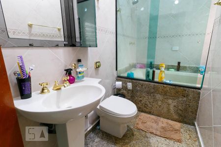 Casa à venda com 221m², 3 quartos e 2 vagasBanheiro 2