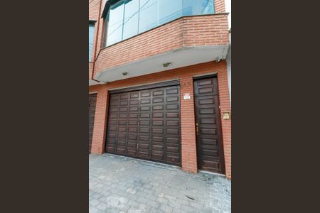 Casa à venda com 221m², 3 quartos e 2 vagasFachada