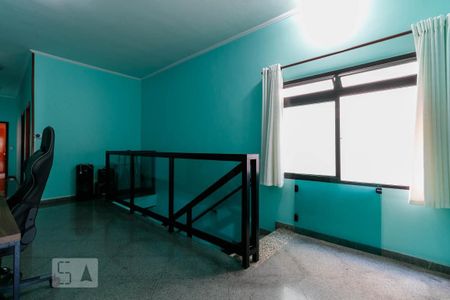 Casa à venda com 221m², 3 quartos e 2 vagasCorredor dos quartos