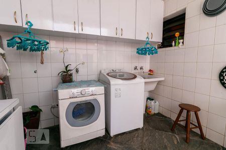 Casa à venda com 221m², 3 quartos e 2 vagasÁrea de serviço