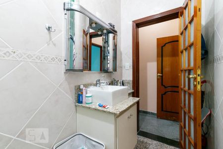 Casa à venda com 221m², 3 quartos e 2 vagasBanheiro 1