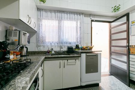 Casa à venda com 221m², 3 quartos e 2 vagasCozinha