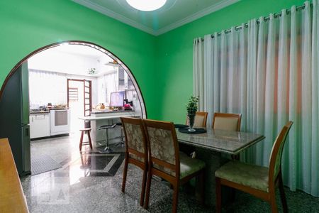 Casa à venda com 221m², 3 quartos e 2 vagasSala de jantar