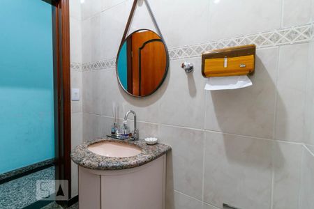 Casa à venda com 221m², 3 quartos e 2 vagasv