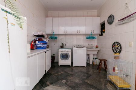 Casa à venda com 221m², 3 quartos e 2 vagasÁrea de serviço