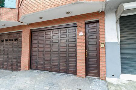 Casa à venda com 221m², 3 quartos e 2 vagasFachada