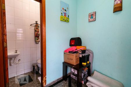 Casa à venda com 221m², 3 quartos e 2 vagasQuarto de Serviço