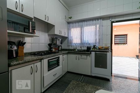 Casa à venda com 221m², 3 quartos e 2 vagasCozinha
