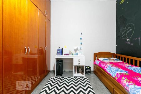 Casa à venda com 221m², 3 quartos e 2 vagasQuarto 2