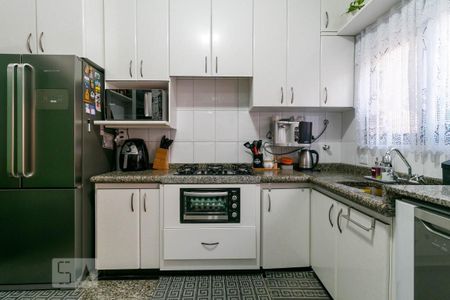 Casa à venda com 221m², 3 quartos e 2 vagasCozinha