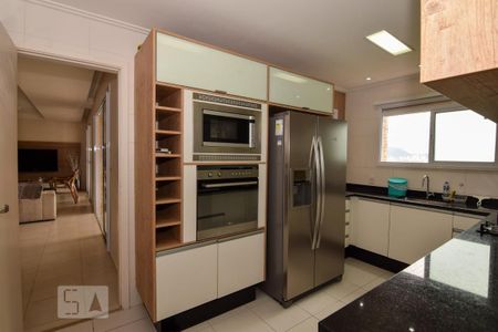 Apartamento para alugar com 160m², 3 quartos e 2 vagas Apartamento para alugar com 160m², 3 quartos e 2 vagasCozinha