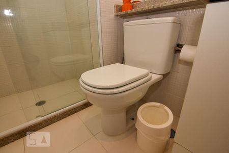 Apartamento para alugar com 160m², 3 quartos e 2 vagas Apartamento para alugar com 160m², 3 quartos e 2 vagasBanheiro da Suíte 1