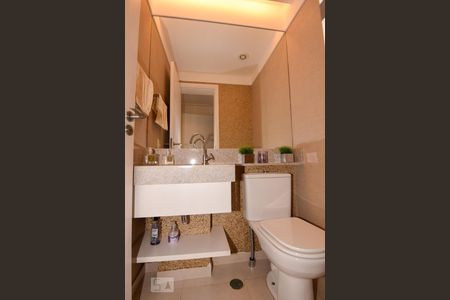 Apartamento para alugar com 160m², 3 quartos e 2 vagas Apartamento para alugar com 160m², 3 quartos e 2 vagasLavabo