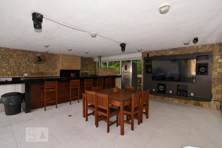Apartamento para alugar com 160m², 3 quartos e 2 vagas Apartamento para alugar com 160m², 3 quartos e 2 vagasÁrea Comum - Salão de Festas