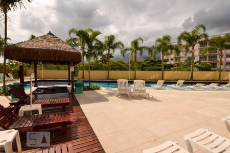 Apartamento para alugar com 160m², 3 quartos e 2 vagas Apartamento para alugar com 160m², 3 quartos e 2 vagasÁrea Comum - Piscina