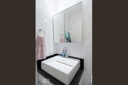 Banheiro da suíte de apartamento à venda com 3 quartos, 65m² em Nova Petrópolis, São Bernardo do Campo