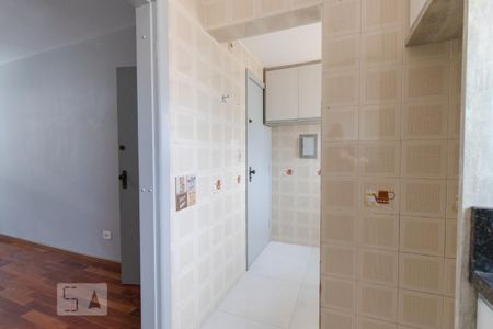 Cozinha de apartamento para alugar com 2 quartos, 50m² em Vila Izabel, Curitiba