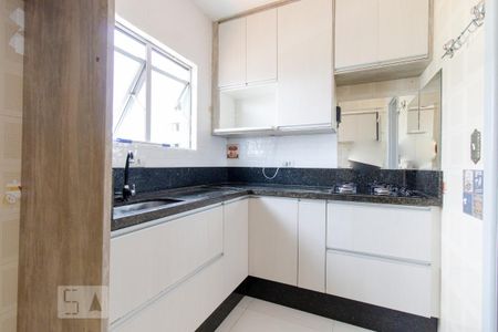 Cozinha de apartamento para alugar com 2 quartos, 50m² em Vila Izabel, Curitiba