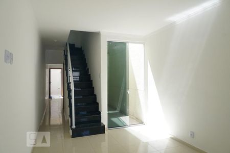 Sala de casa à venda com 3 quartos, 100m² em Jardim Eliane, São Paulo
