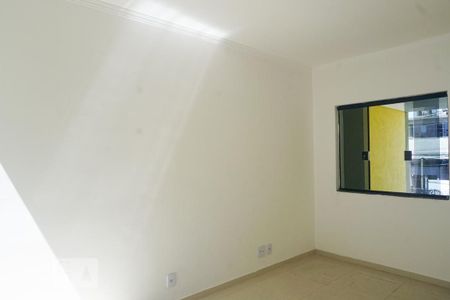 Sala de casa à venda com 3 quartos, 100m² em Jardim Eliane, São Paulo