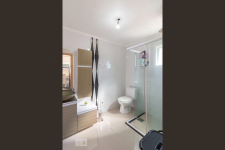 Casa de condomínio para alugar com 185m², 3 quartos e 2 vagasBanheiro do Quarto 3