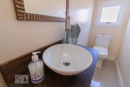 Casa de condomínio para alugar com 185m², 3 quartos e 2 vagasLavabo