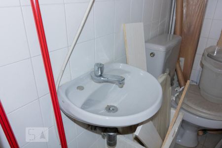 Apartamento à venda com 75m², 3 quartos e 2 vagas Apartamento à venda com 75m², 3 quartos e 2 vagasBanheiro de Serviço