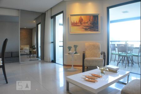 Sala com varanda de apartamento para alugar com 4 quartos, 137m² em Caminho das Árvores, Salvador