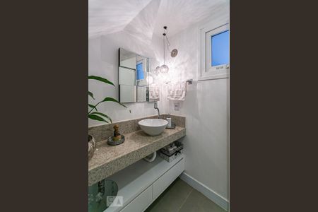 Casa de condomínio para alugar com 185m², 3 quartos e 2 vagasLavabo