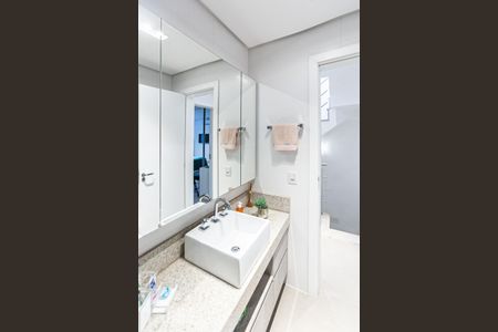 Casa de condomínio para alugar com 185m², 3 quartos e 2 vagasBanheiro do Corredor