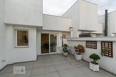 Casa de condomínio para alugar com 185m², 3 quartos e 2 vagasTerraço