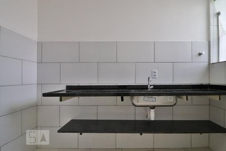 Sala/Cozinha de kitnet/studio para alugar com 1 quarto, 30m² em Santa Efigênia, Belo Horizonte