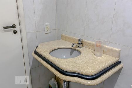 Apartamento à venda com 74m², 3 quartos e 2 vagasBanheiro