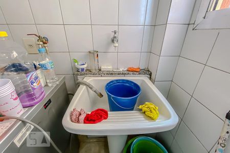 Apartamento à venda com 74m², 3 quartos e 2 vagasDetalhe Lavanderia